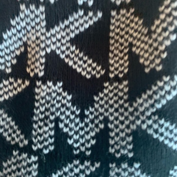 Michael Kors Monogram Reversible Beanie Black White Womens os NWT - Picture 4 of 7